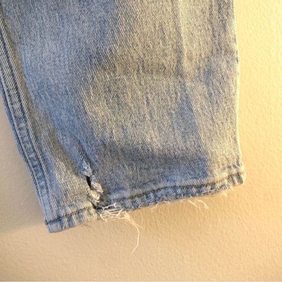 Alercrombie & Fitch Ultra High Rise 90s Straight Jean - Picture 8 of 9